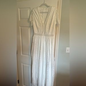 Gorgeous white dress-beautiful lace